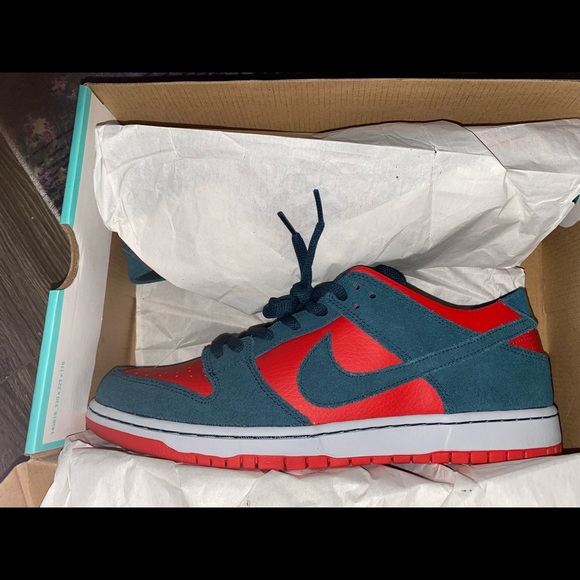 Men’s Nike SB dunk reverse shark Sz 12 SUPER RARE